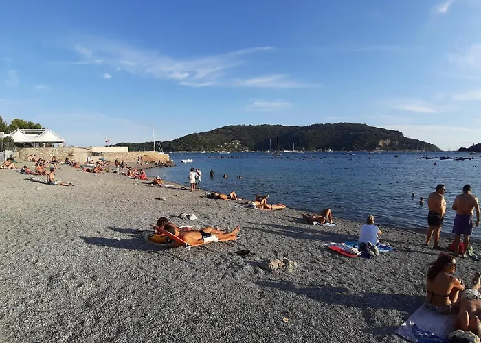 Moderno Appartamento Vista Mare, Con Parcheggio Privato